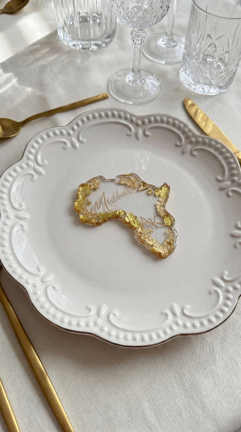 The Heirloom Silhouette Place Card - Gold