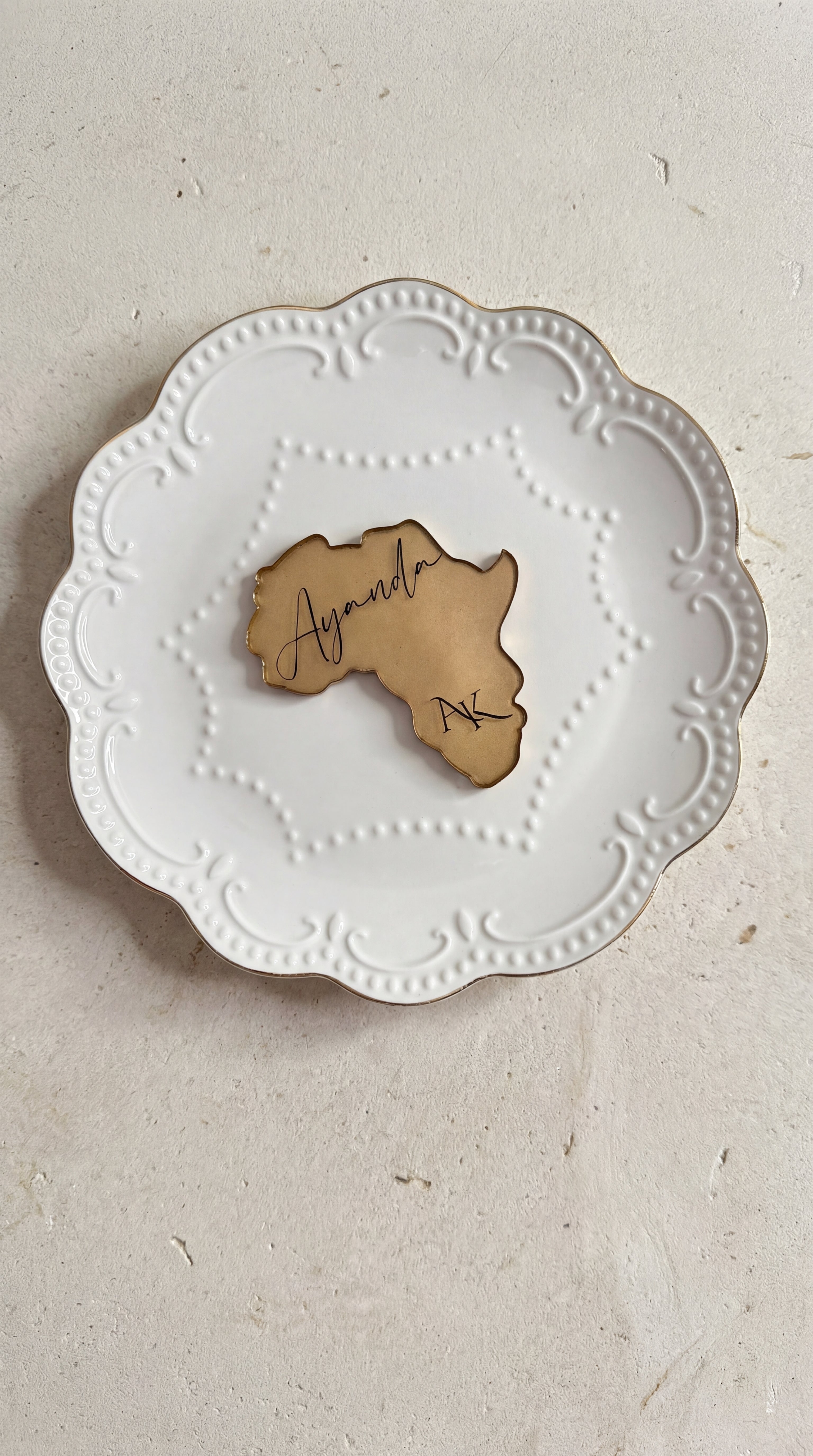 The Heirloom Silhouette Place Card - Pure Gold
