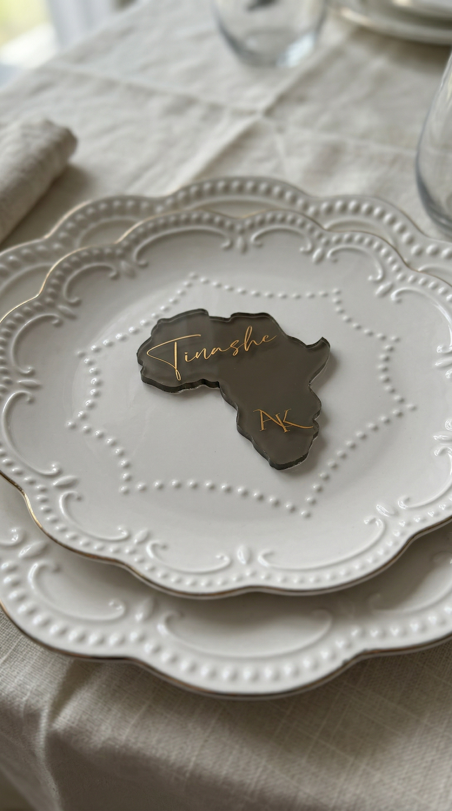 The Heirloom Silhouette Place Card Smoke